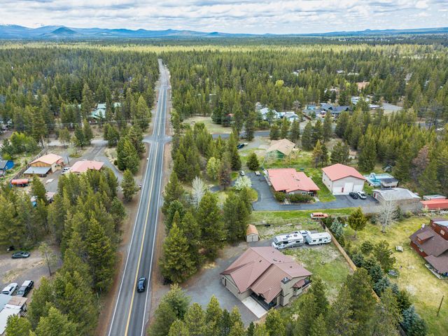 52790 Meadow Lane, La Pine, OR 97739