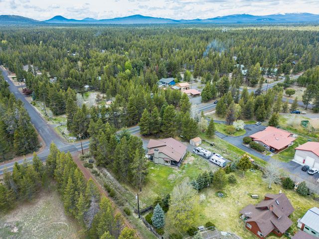 52790 Meadow Lane, La Pine, OR 97739