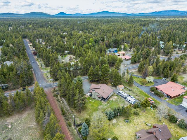 52790 Meadow Lane, La Pine, OR 97739