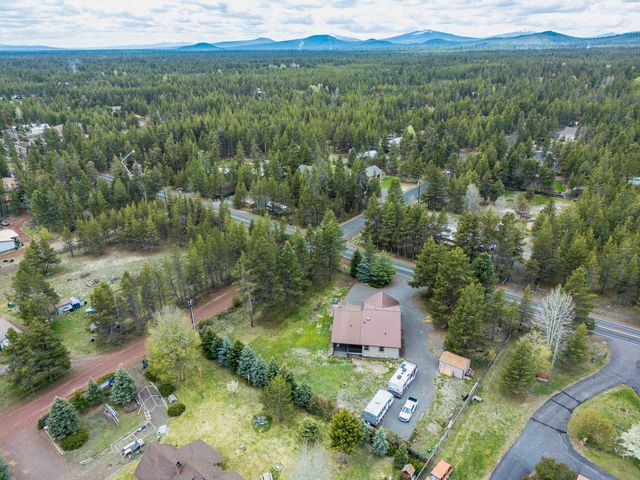 52790 Meadow Lane, La Pine, OR 97739