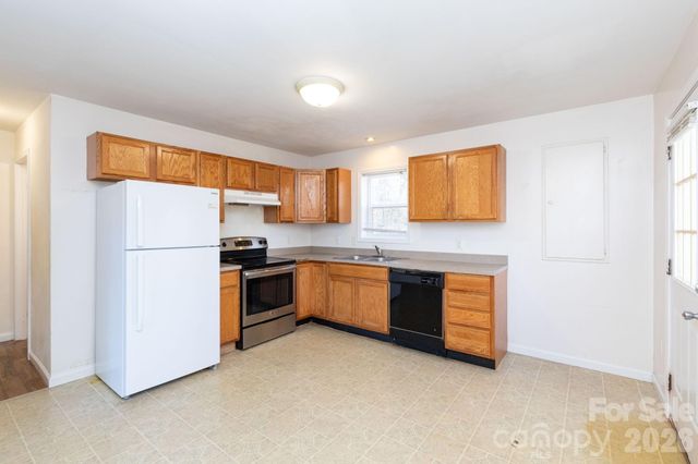 32 Rash Road, Asheville, NC 28806