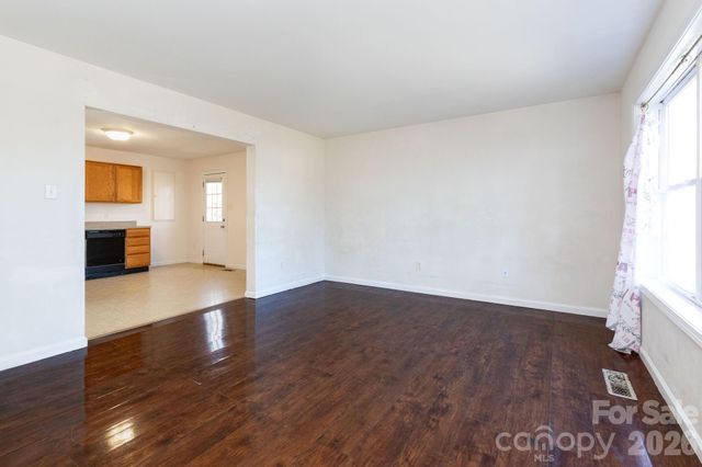 32 Rash Road, Asheville, NC 28806