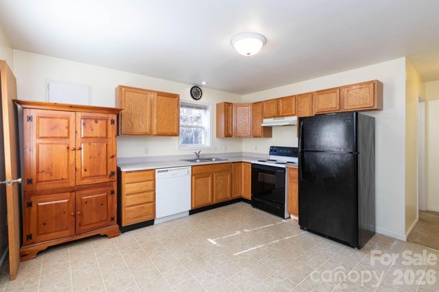 32 Rash Road, Asheville, NC 28806