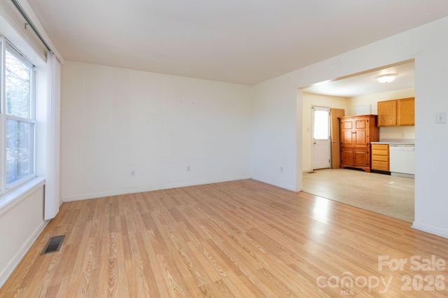 32 Rash Road, Asheville, NC 28806