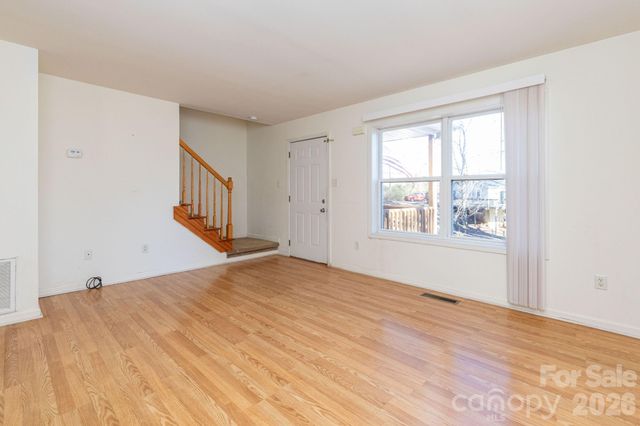 32 Rash Road, Asheville, NC 28806