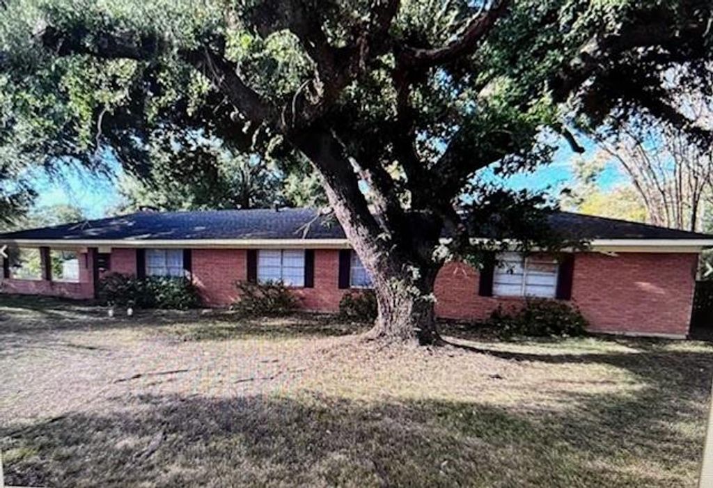 601 PINE Street, Colfax, LA 71417