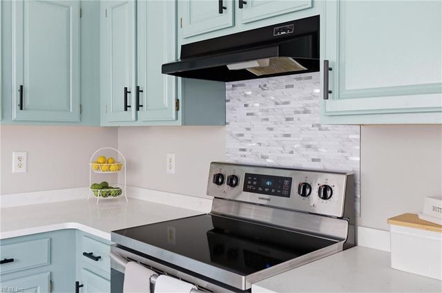 707 Whisper WALK, Chesapeake, VA 23322