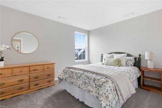 707 Whisper WALK, Chesapeake, VA 23322