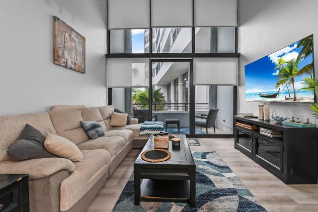 3589 S Ocean Boulevard 30, South Palm Beach, FL 33480