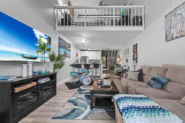 3589 S Ocean Boulevard 30, South Palm Beach, FL 33480