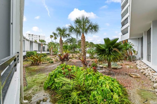 3589 S Ocean Boulevard 30, South Palm Beach, FL 33480