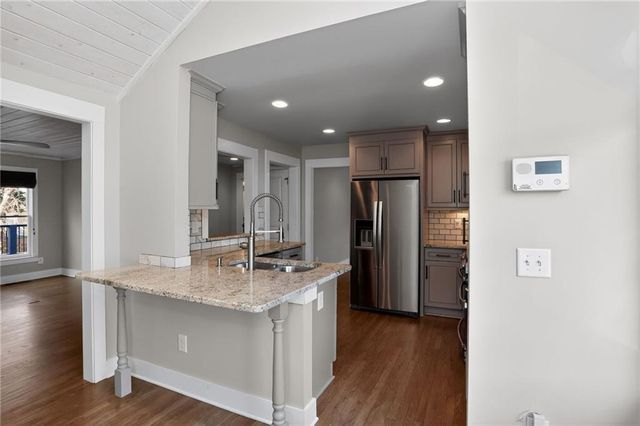 86 Woodstock Road, Roswell, GA 30075