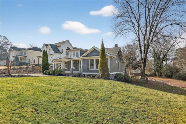 86 Woodstock Road, Roswell, GA 30075