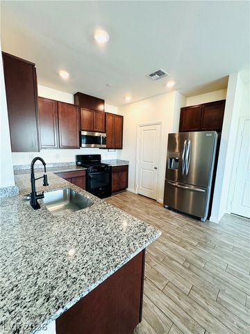 1003 Brilliant Meadow Avenue, North Las Vegas, NV 89086