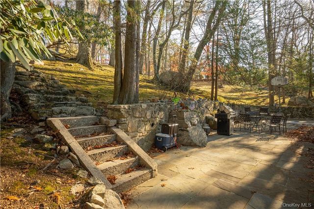 16 Lewis Road, Irvington, NY 10533