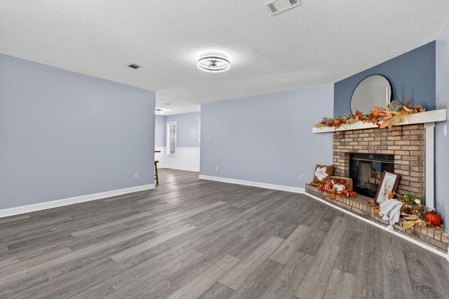 487 Cascabellas Street, Mary Esther, FL 32569