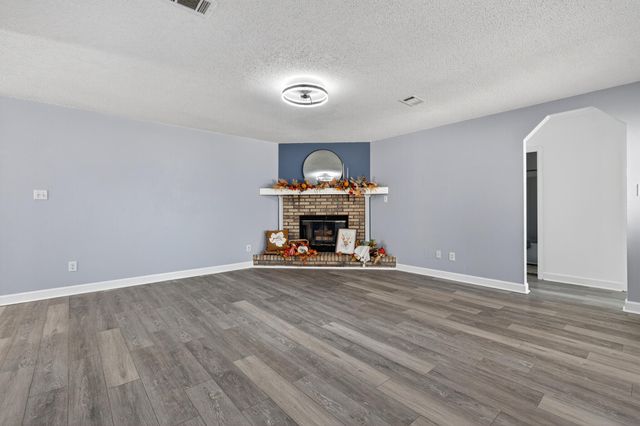 487 Cascabellas Street, Mary Esther, FL 32569