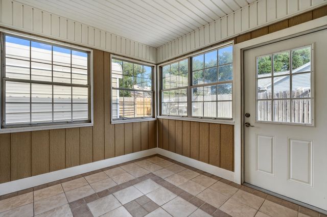 487 Cascabellas Street, Mary Esther, FL 32569