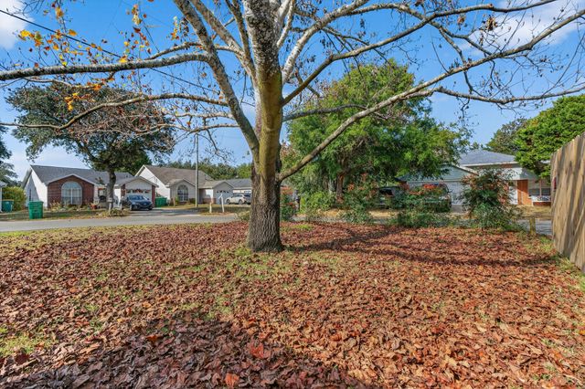 487 Cascabellas Street, Mary Esther, FL 32569