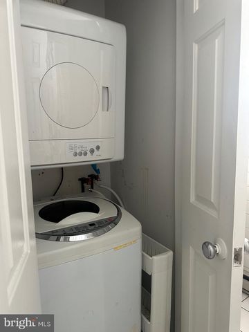 308 DELANCEY ST, Philadelphia, PA 19106