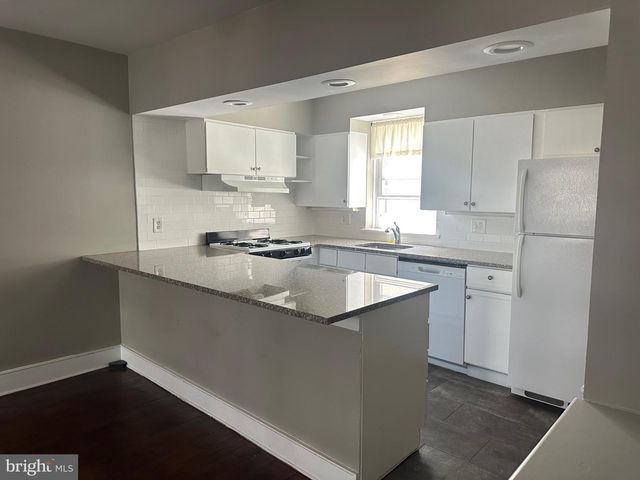 308 DELANCEY ST, Philadelphia, PA 19106