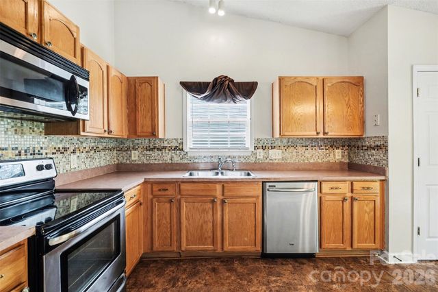 9336 Tibble Creek Way, Charlotte, NC 28227