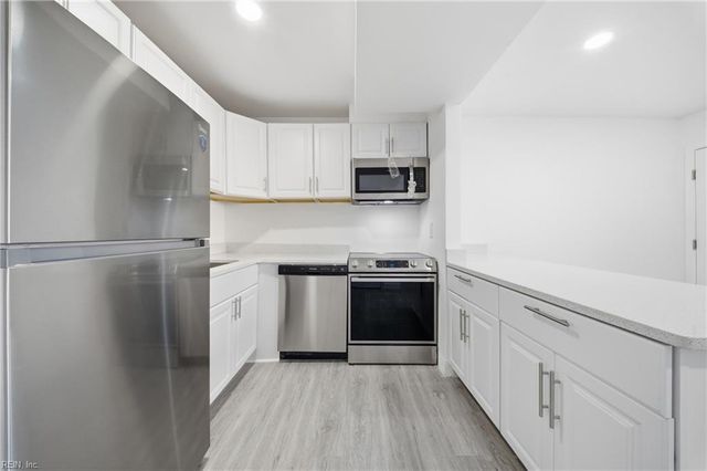 1661 Darren CIR, Portsmouth, VA 23701