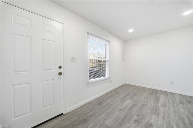 1661 Darren CIR, Portsmouth, VA 23701