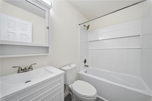 1661 Darren CIR, Portsmouth, VA 23701