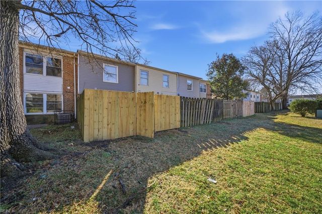 1661 Darren CIR, Portsmouth, VA 23701