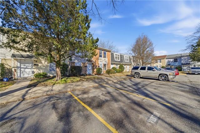 1661 Darren CIR, Portsmouth, VA 23701