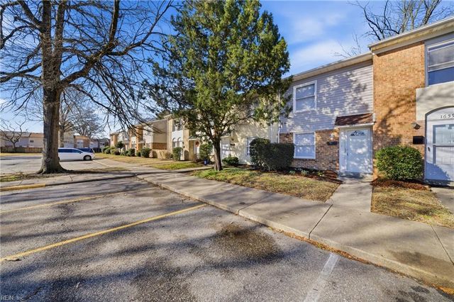 1661 Darren CIR, Portsmouth, VA 23701