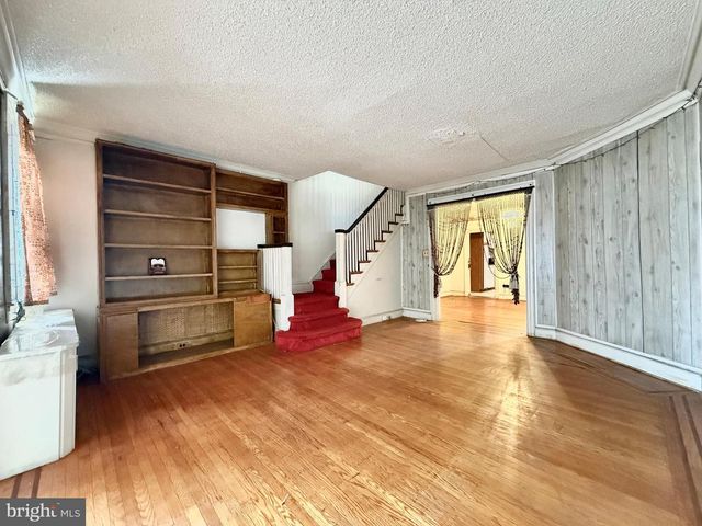 5461 DIAMOND ST, Philadelphia, PA 19131
