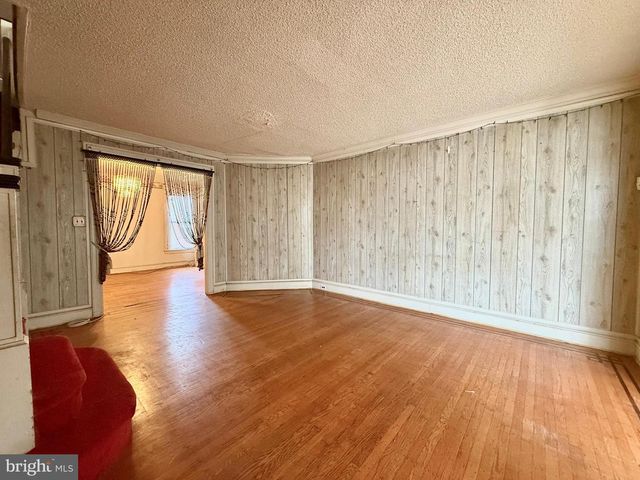 5461 DIAMOND ST, Philadelphia, PA 19131