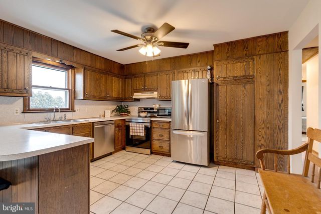 906 BERKS ST, Birdsboro, PA 19508