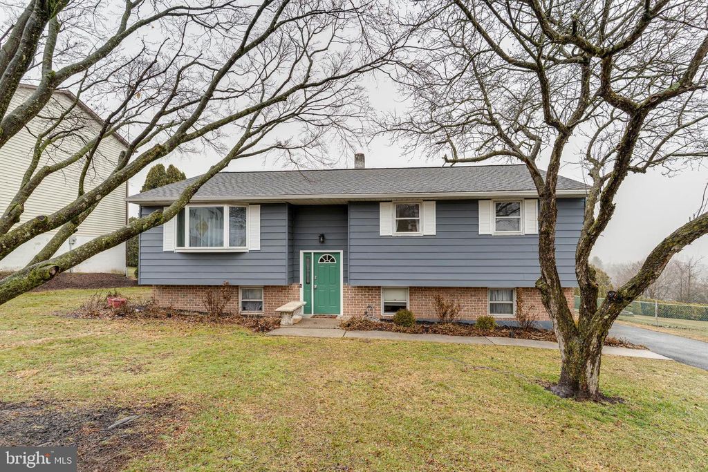 906 BERKS ST, Birdsboro, PA 19508
