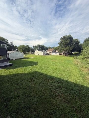 24778 Valley Drive, Bettendorf, IA 52722