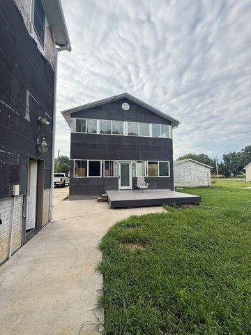 24778 Valley Drive, Bettendorf, IA 52722
