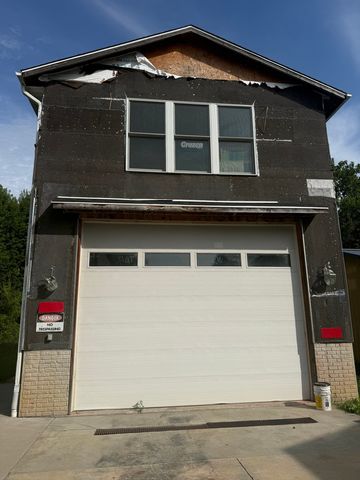 24778 Valley Drive, Bettendorf, IA 52722