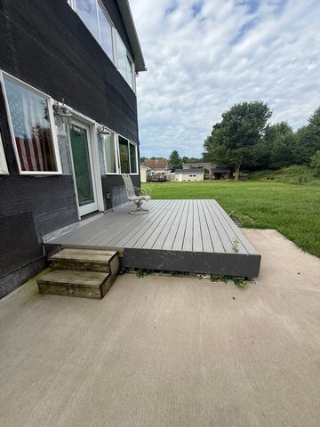 24778 Valley Drive, Bettendorf, IA 52722