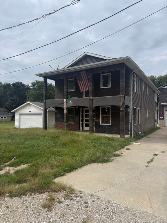 24778 Valley Drive, Bettendorf, IA 52722