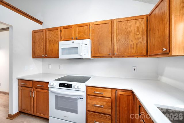 4 Zachary Ridge Road, Asheville, NC 28804