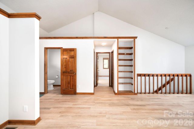 4 Zachary Ridge Road, Asheville, NC 28804