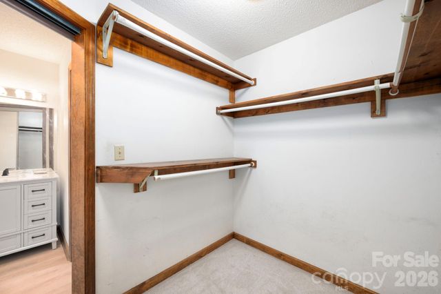 4 Zachary Ridge Road, Asheville, NC 28804