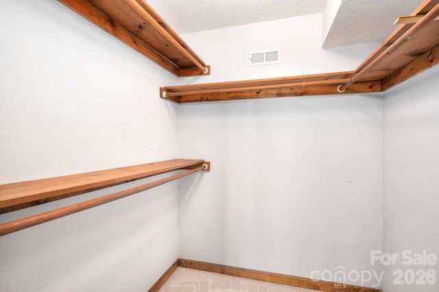 4 Zachary Ridge Road, Asheville, NC 28804