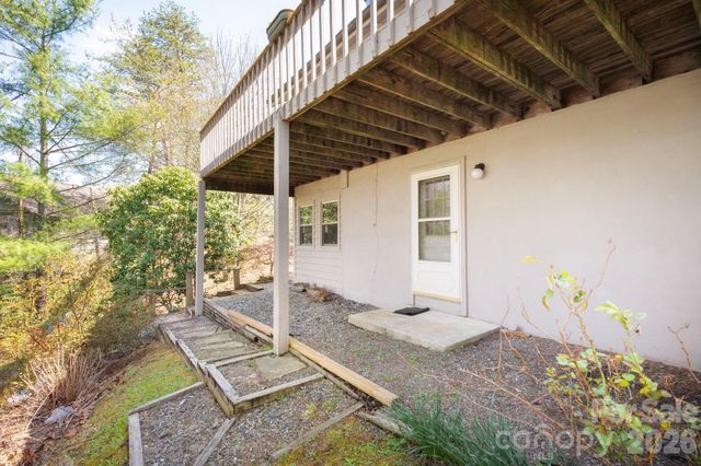 4 Zachary Ridge Road, Asheville, NC 28804