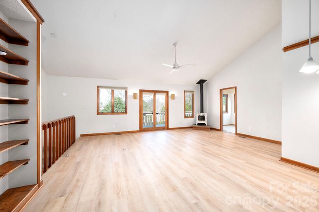 4 Zachary Ridge Road, Asheville, NC 28804