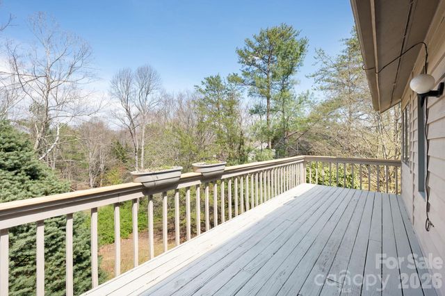 4 Zachary Ridge Road, Asheville, NC 28804