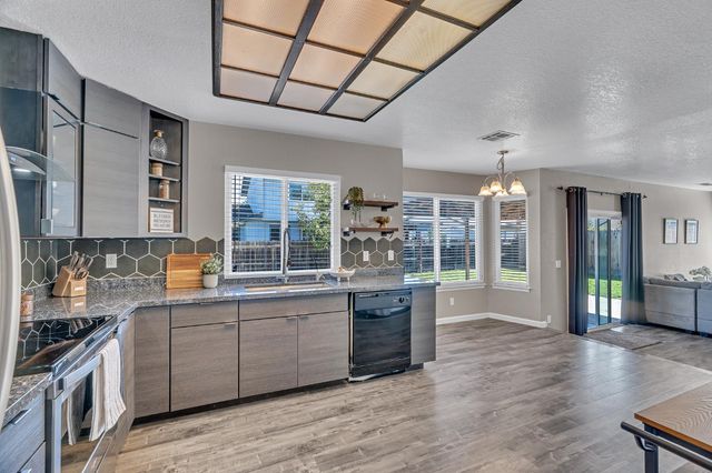 9578 Scarboro Pl, Stockton, CA 95209