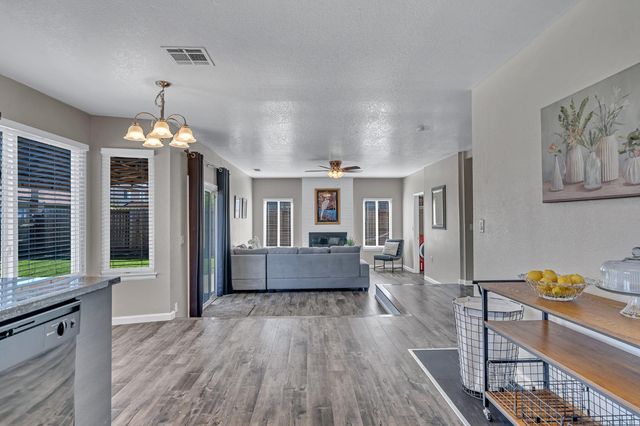 9578 Scarboro Pl, Stockton, CA 95209